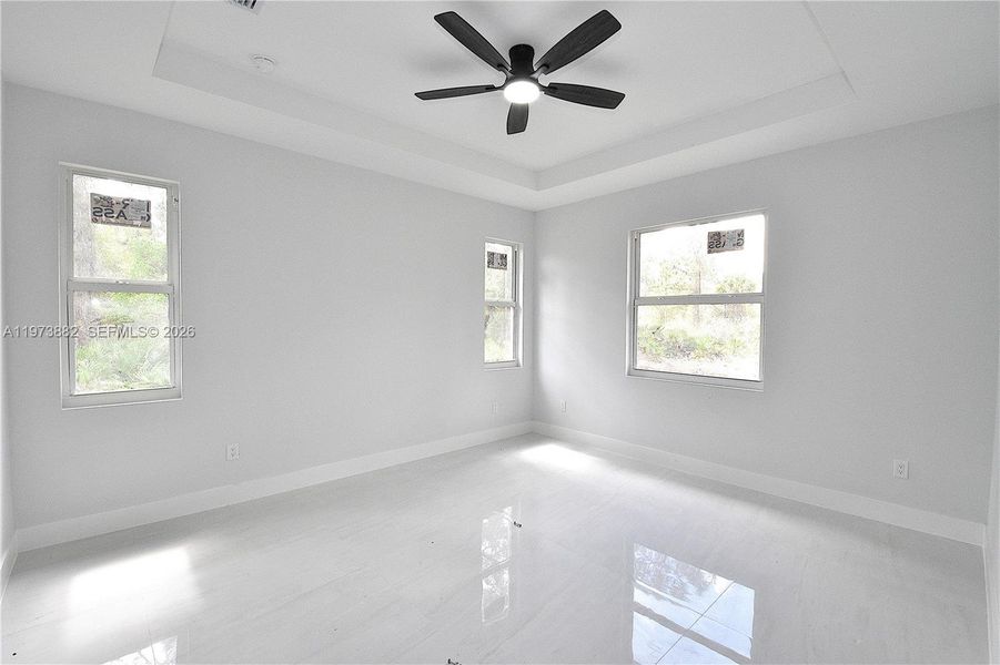 Spacious, unfurnished interior of a new home in , Lehigh Acres (Image 23).
