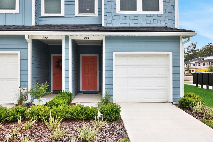 Exterior details and patio area of a home in Kasen Oaks, Jacksonville (Image 4).