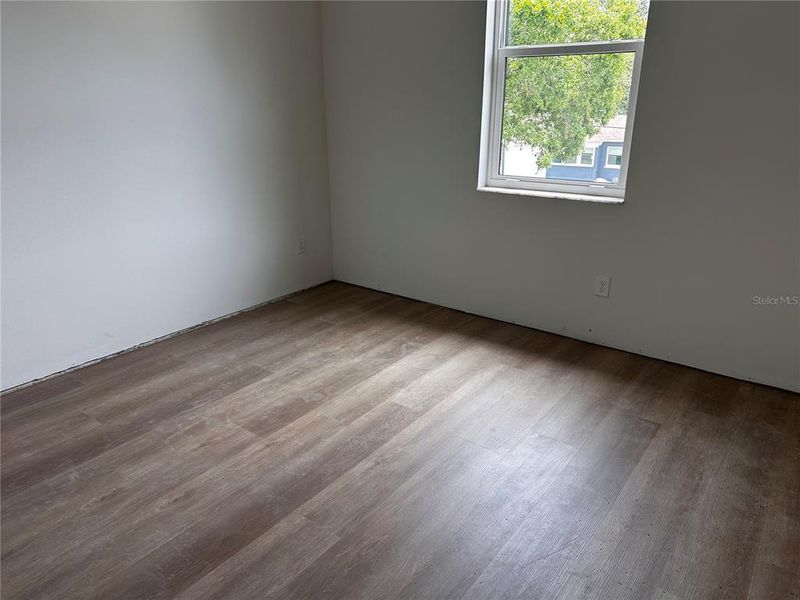 Spacious, unfurnished interior of a new home in , Tampa (Image 23).