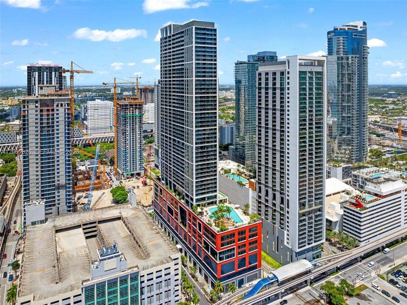 Condo located in Miami, FL showcasing its design and architecture (Image 18). Condo located in Miami, FL showcasing its design and architecture (Image 18).