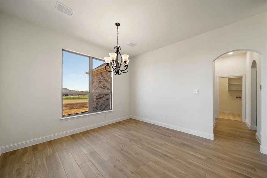 Spacious, unfurnished interior of a new home in , Waxahachie (Image 23).