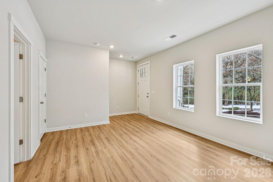 Spacious, unfurnished interior of a new home in Vanguard at Vermillion, Huntersville (Image 20). Spacious, unfurnished interior of a new home in Vanguard at Vermillion, Huntersville (Image 20).