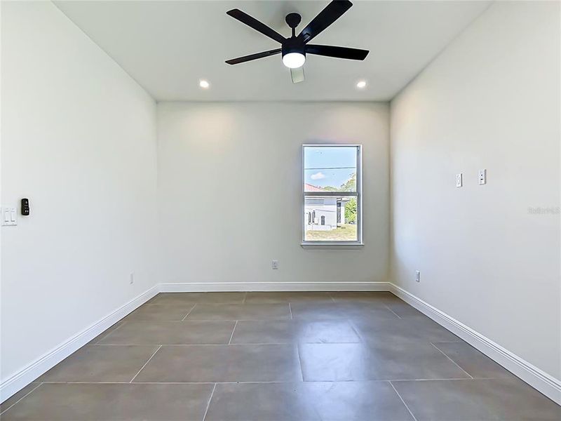 Spacious, unfurnished interior of a new home in , Lehigh Acres (Image 23).