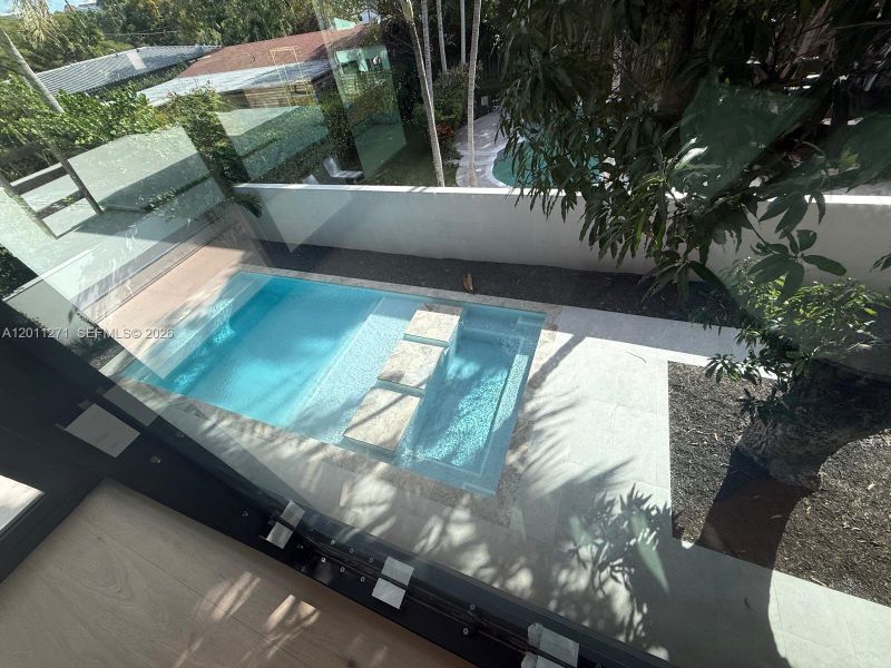 Community amenities in , Miami (Image 38).