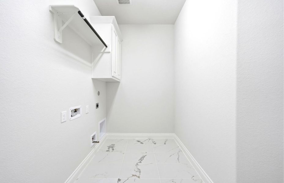 Spacious, unfurnished interior of a new home in The Highlands 55′, Porter (Image 40).