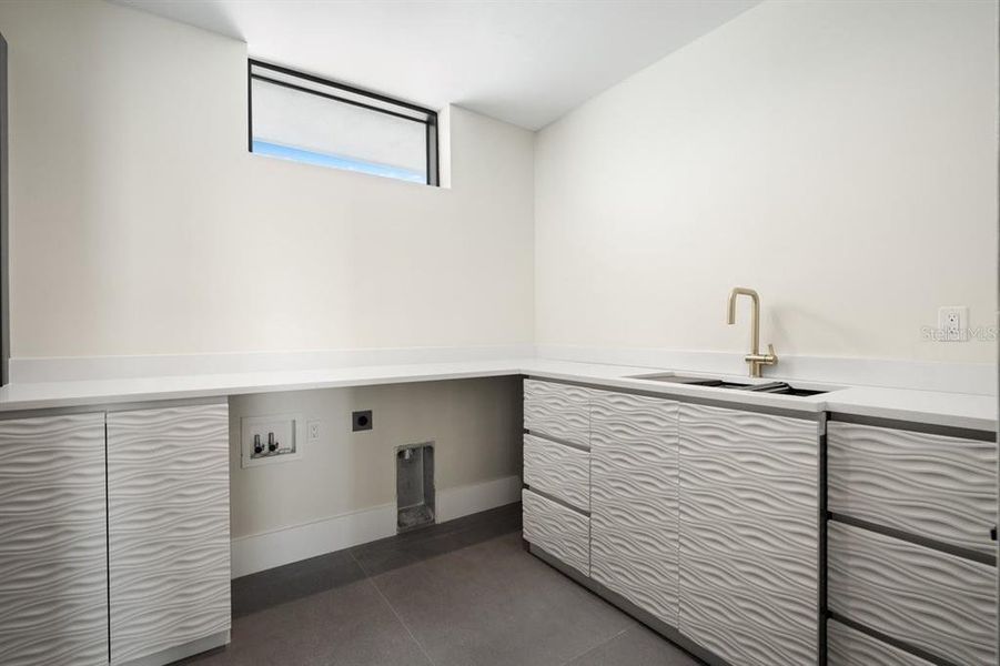 Furnished interior view inside a new home in , New Smyrna Beach (Image 41).