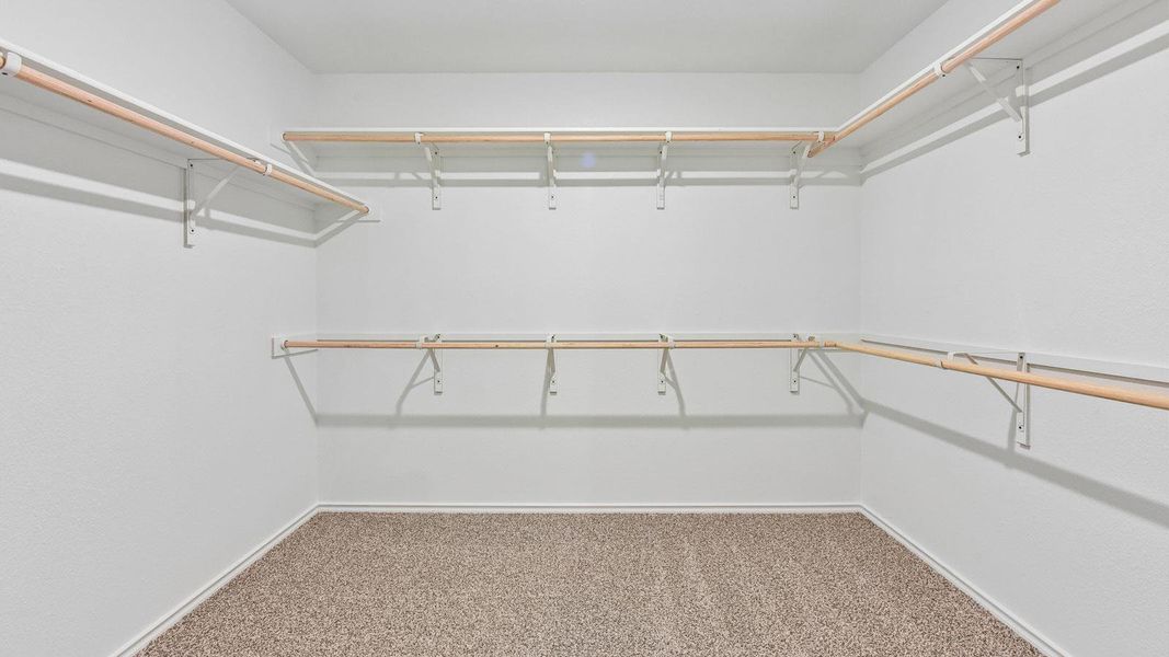 Spacious, unfurnished interior of a new home in Valverde, Bastrop (Image 11).