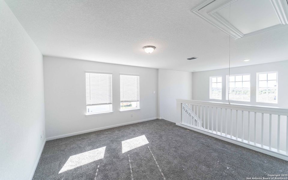 Spacious, unfurnished interior of a new home in Mesa Vista, Von Ormy (Image 18).