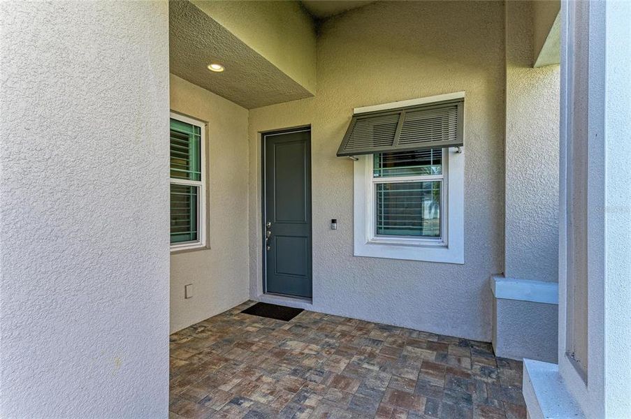 Exterior details and patio area of a home in , Bradenton (Image 25).