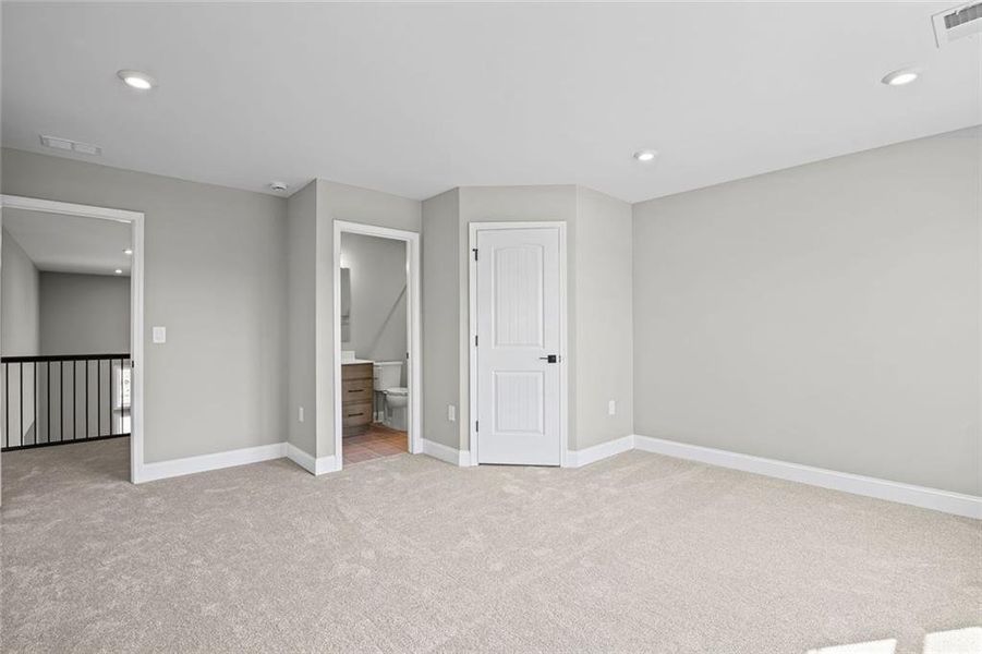Spacious, unfurnished interior of a new home in Governor’s Preserve, Canton (Image 35). Spacious, unfurnished interior of a new home in Governor’s Preserve, Canton (Image 35).