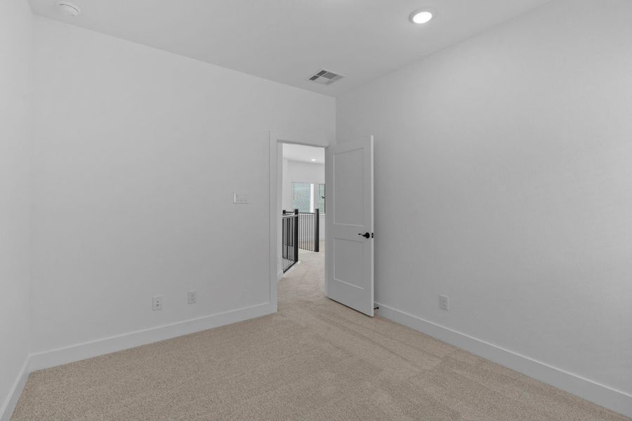 Spacious, unfurnished interior of a new home in Sienna 45's, Missouri City (Image 14).