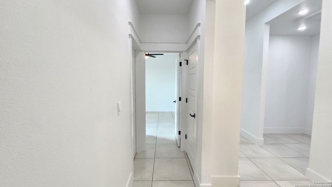 Spacious, unfurnished interior of a new home in , Atascosa (Image 24). Spacious, unfurnished interior of a new home in , Atascosa (Image 24).