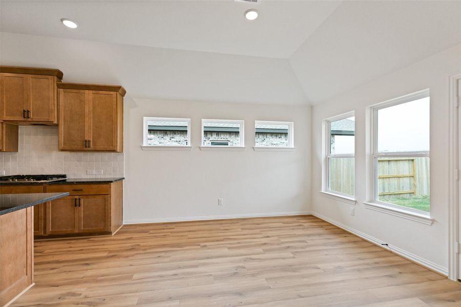 Spacious, unfurnished interior of a new home in Oakwood Estates, Waller (Image 24).