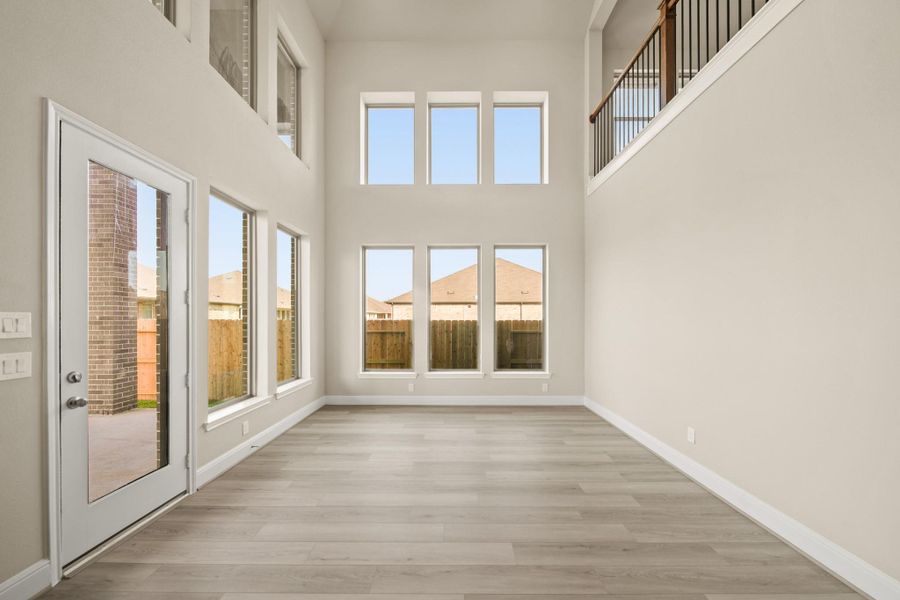 Spacious, unfurnished interior of a new home in Coastal Point, League City (Image 16).