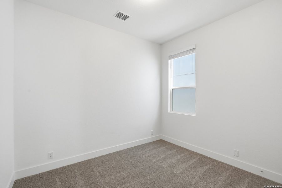 Spacious, unfurnished interior of a new home in Prominence, San Antonio (Image 15).