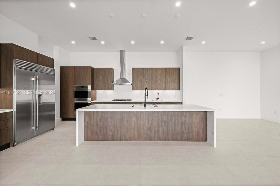 Furnished interior view inside a new home in , Hollywood (Image 47).