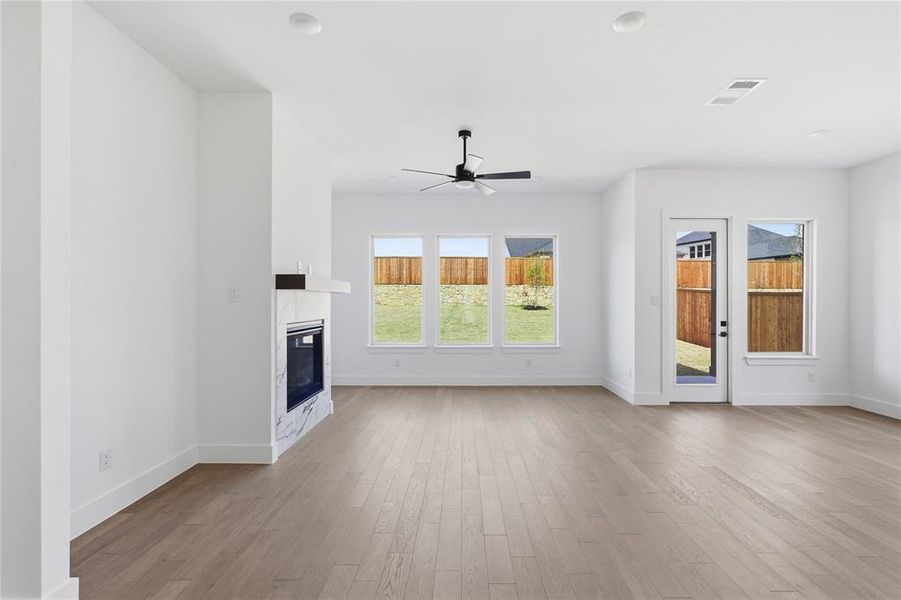 Spacious, unfurnished interior of a new home in Talon Hills, Fort Worth (Image 24). Spacious, unfurnished interior of a new home in Talon Hills, Fort Worth (Image 24).