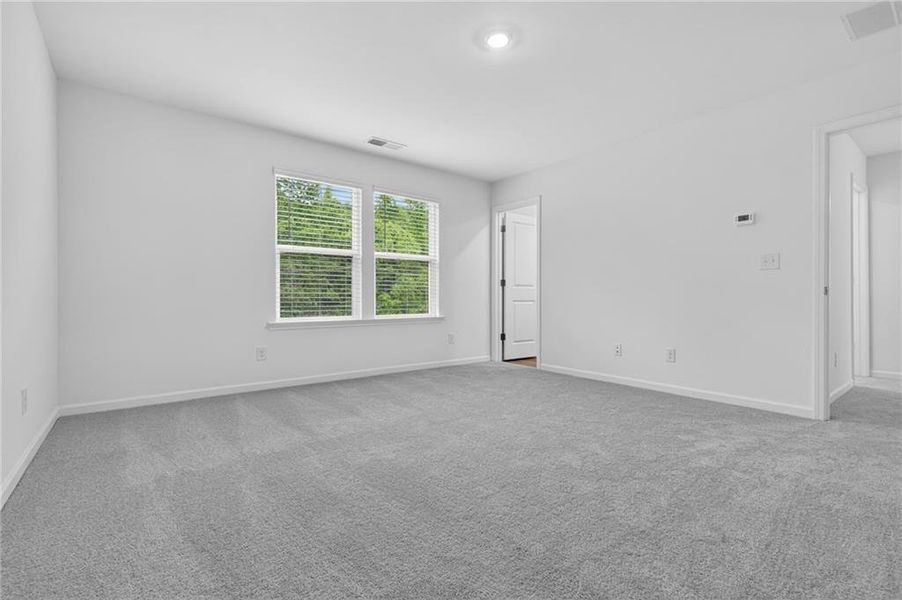 Spacious, unfurnished interior of a new home in Lexington Meadows, Athens (Image 22).