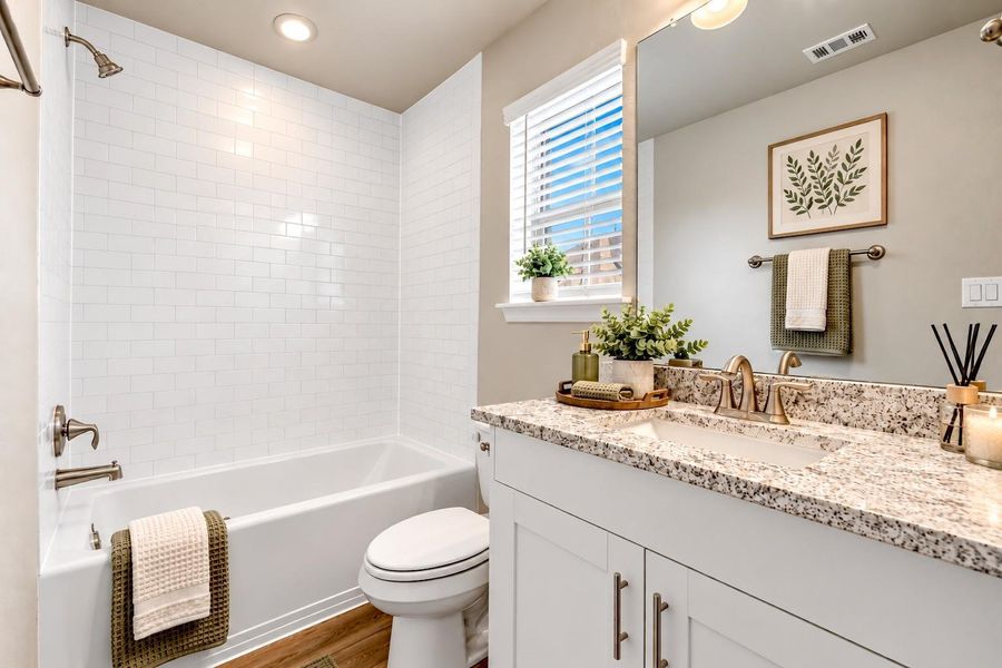 Furnished interior view inside a new home in Lago Mar, Texas City (Image 25).