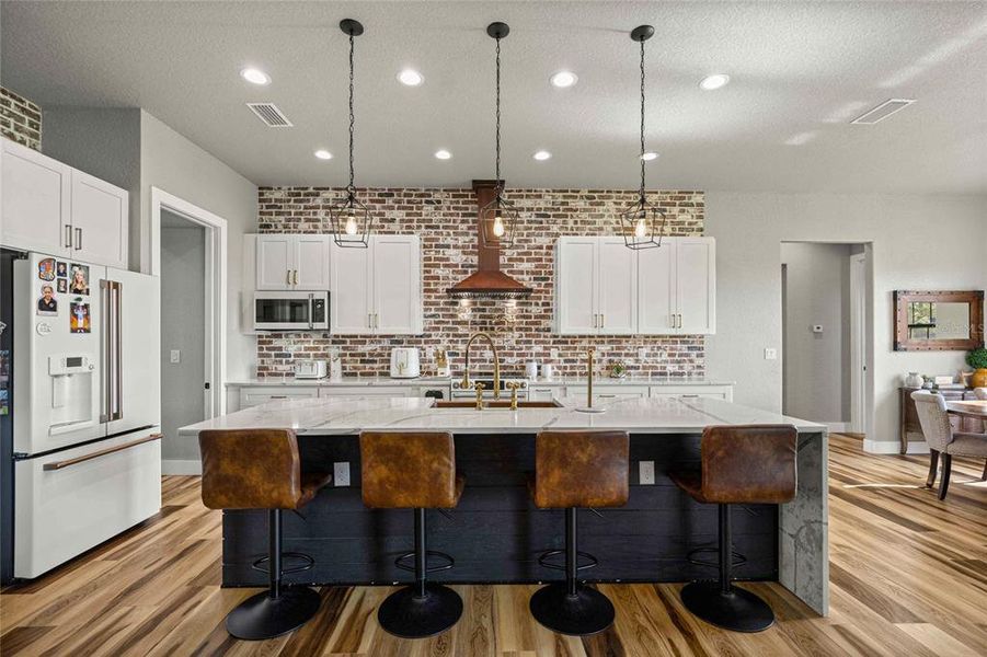 Furnished interior view inside a new home in , Belleview (Image 47).