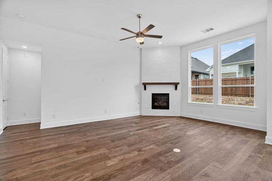 Spacious, unfurnished interior of a new home in Tavolo Park, Fort Worth (Image 28). Spacious, unfurnished interior of a new home in Tavolo Park, Fort Worth (Image 28).