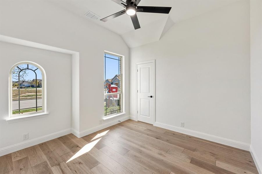 Spacious, unfurnished interior of a new home in Abe's Landing, Granbury (Image 28).