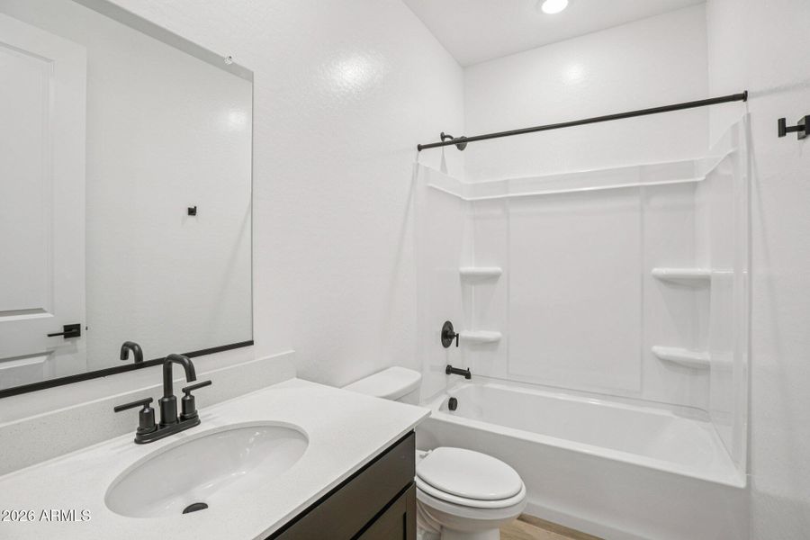 18-web-or-mls-W Camden Ave-S0703-018