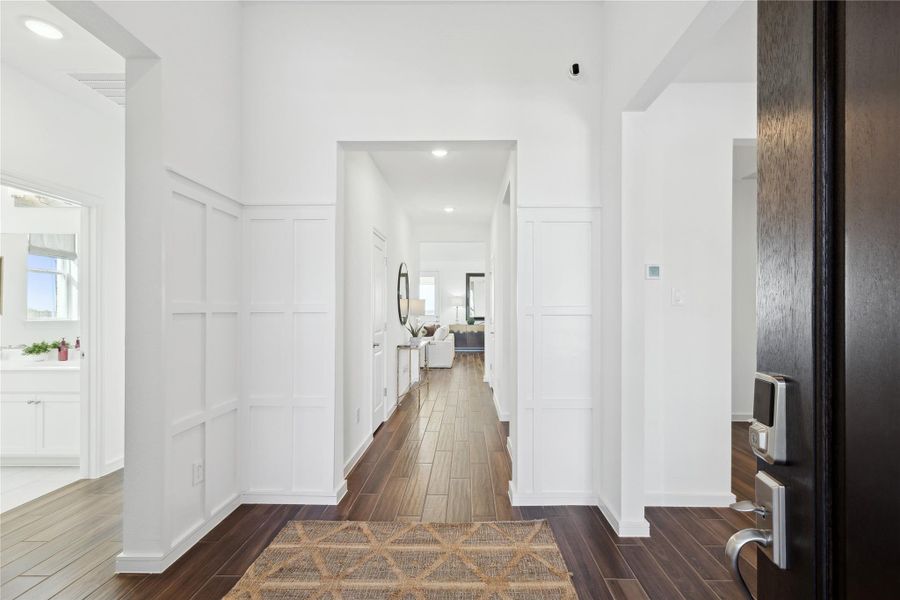 Welcoming foyer (*Photo not of actual home and used for illustration purposes only.)