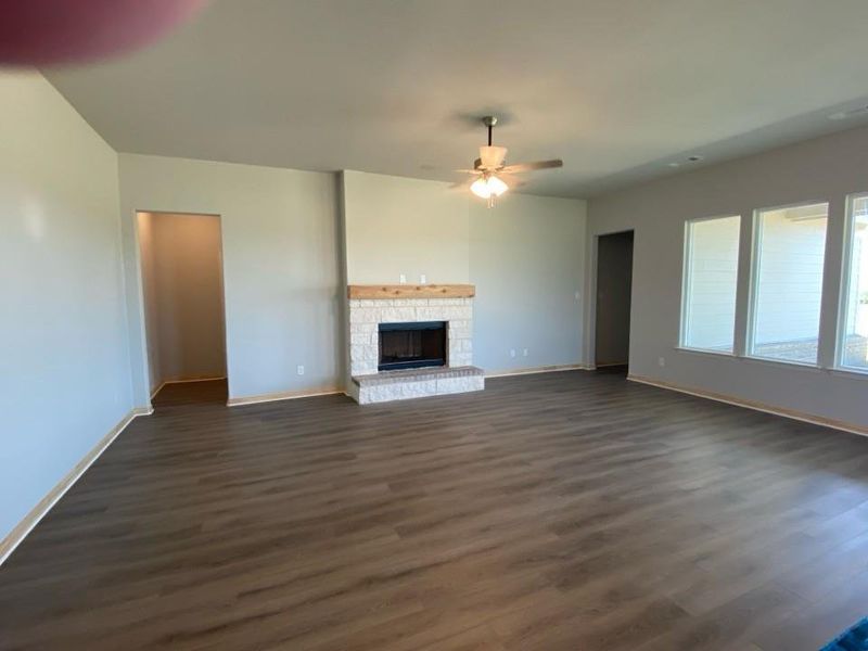 Spacious, unfurnished interior of a new home in Clear Sky Addition, Valley View (Image 6).