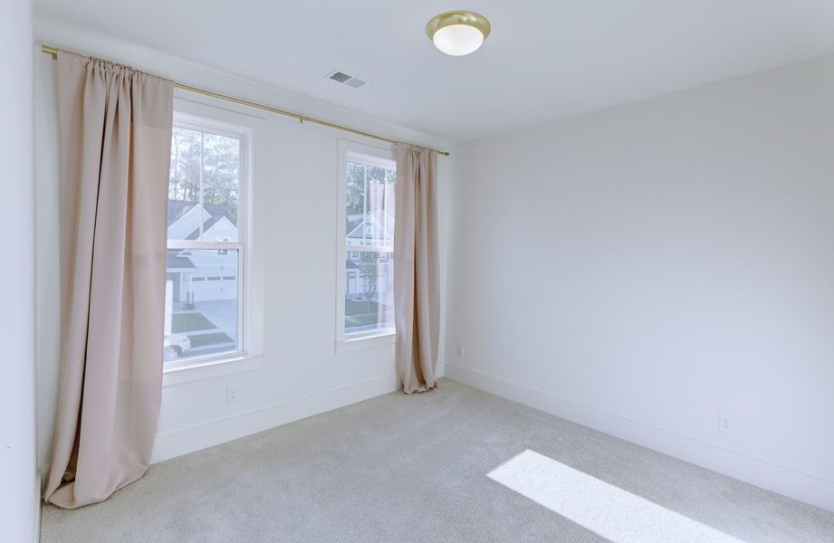 Spacious, unfurnished interior of a new home in Homecoming, Ravenel (Image 13).
