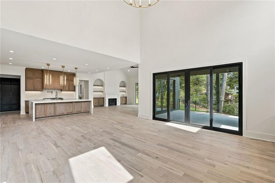 Spacious, unfurnished interior of a new home in , Alpharetta (Image 25).