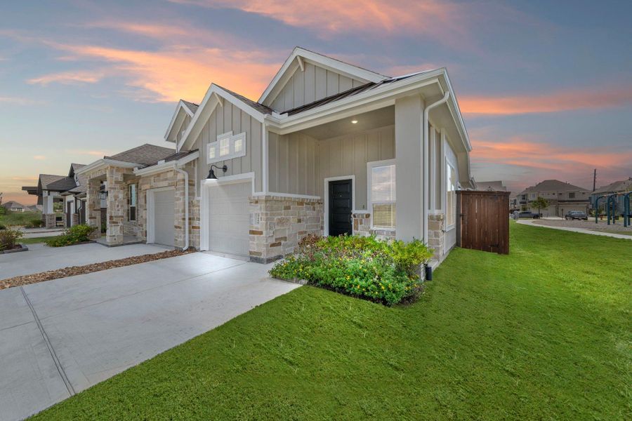 Exterior details and patio area of a home in Meridiana, Iowa Colony (Image 3).