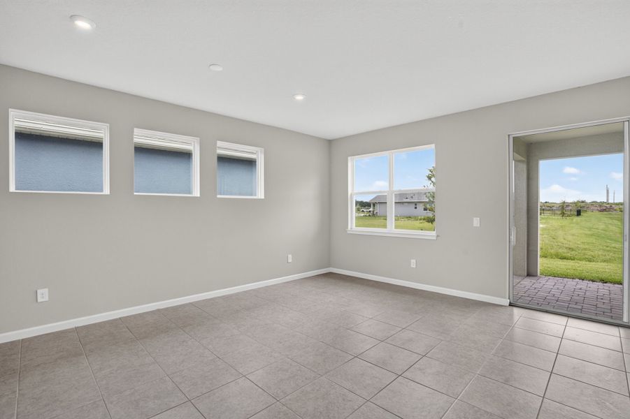 Spacious, unfurnished interior of a new home in Crosswind Ranch, Parrish (Image 8).