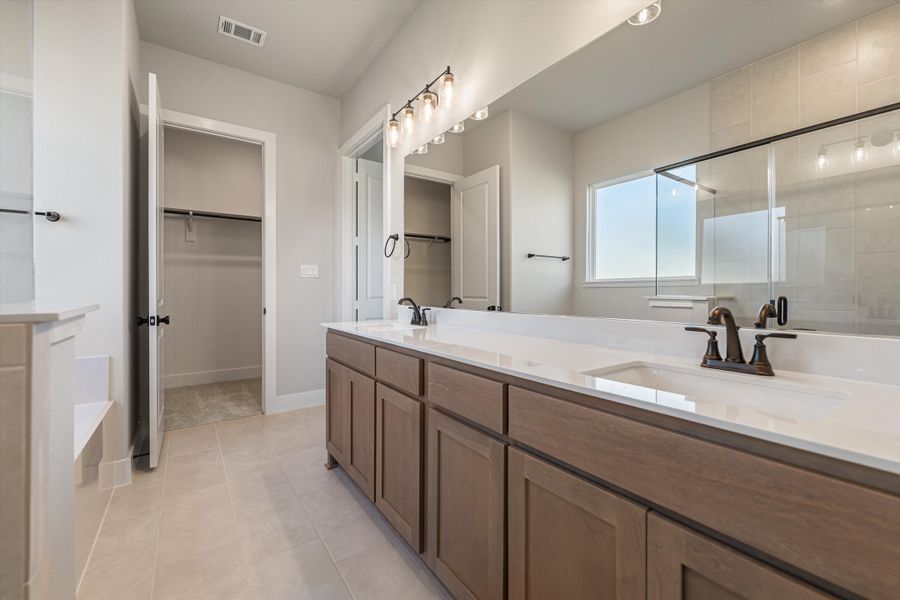 Furnished interior view inside a new home in Fannin Ranch, Leonard (Image 13).
