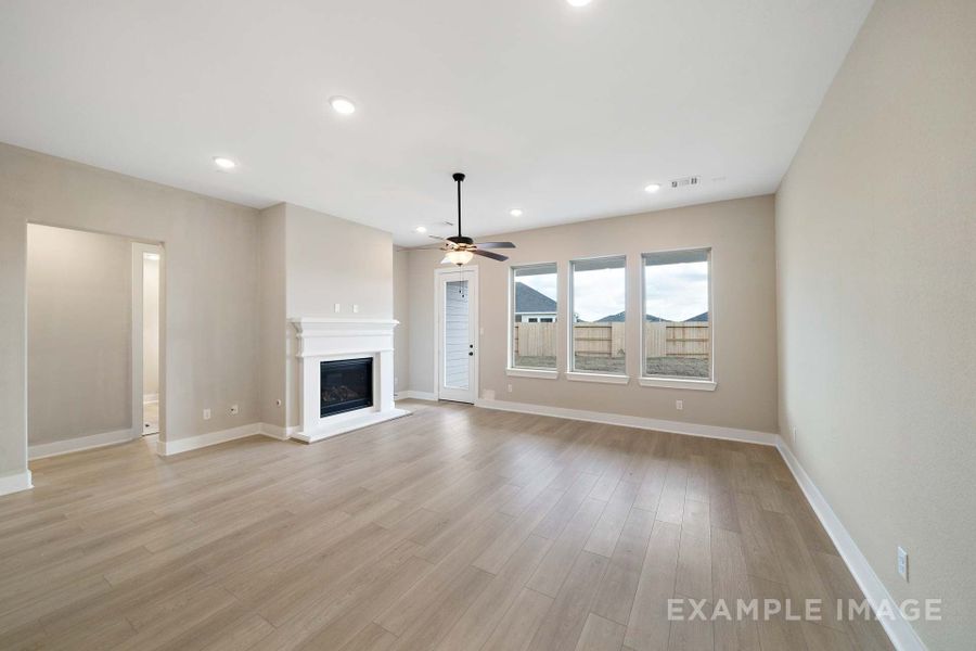 Representative unfurnished interior of a home built from the The Elizabeth by Davidson Homes LLC in Lago Mar, Texas City (Image 23).