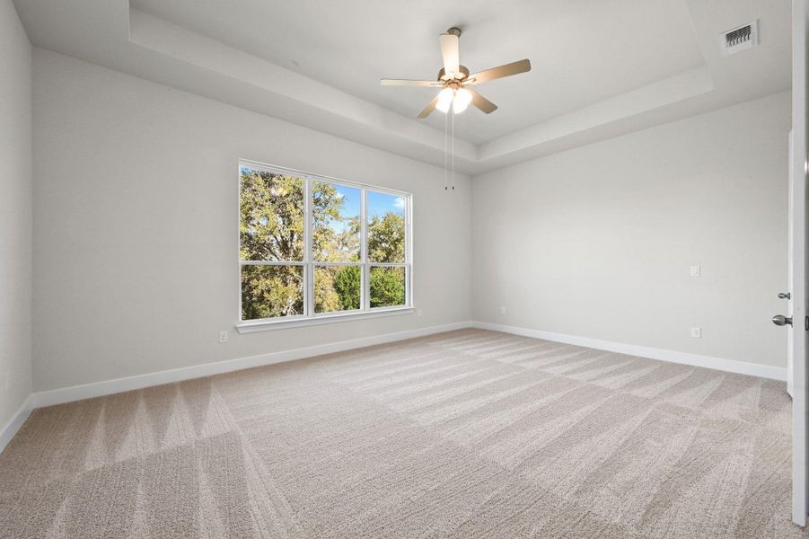 Spacious, unfurnished interior of a new home in Santa Rita Ranch, Liberty Hill (Image 24).