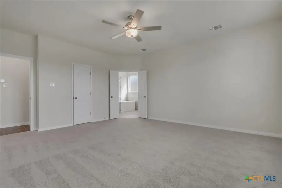 Representative unfurnished interior of a home built from the CHESEAPEAKE 3419SMR3CG by Saratoga Homes in Heritage Oaks, Killeen (Image 30). Representative unfurnished interior of a home built from the CHESEAPEAKE 3419SMR3CG by Saratoga Homes in Heritage Oaks, Killeen (Image 30).