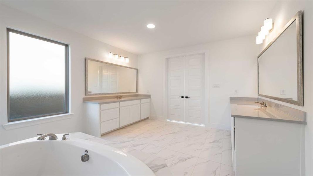 Furnished interior view inside a new home in Ventana 70', Fort Worth (Image 10).