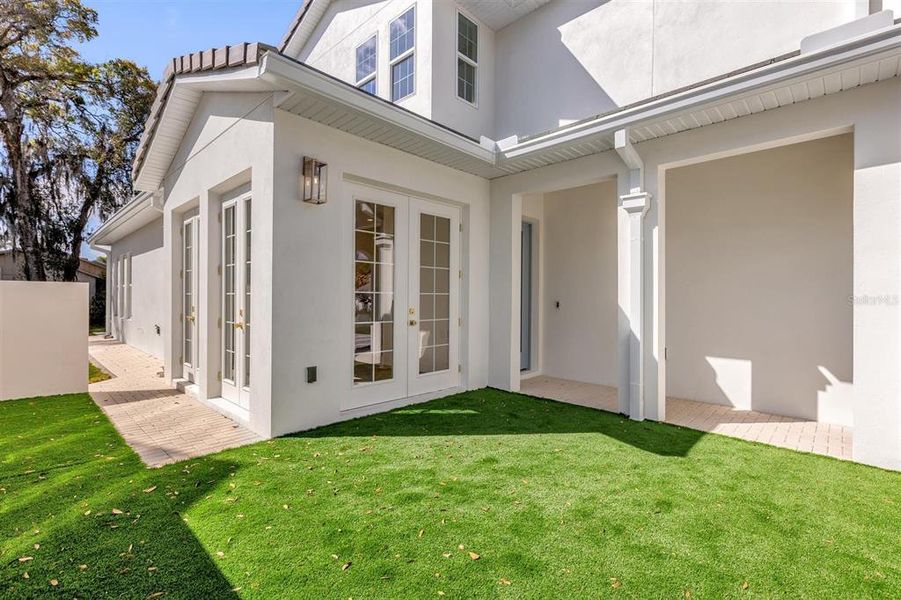Exterior details and patio area of a home in , Winter Park (Image 4).