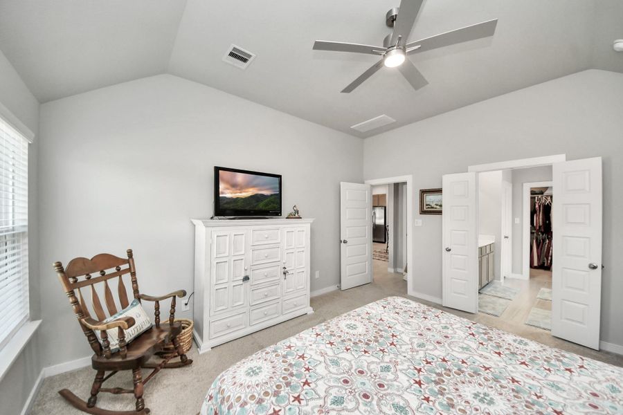 Furnished interior view inside a new home in Briarwood Crossing, Rosenberg (Image 16).