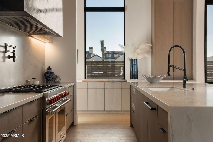 7034 E Paradise Dr 7034 E Paradise Dr