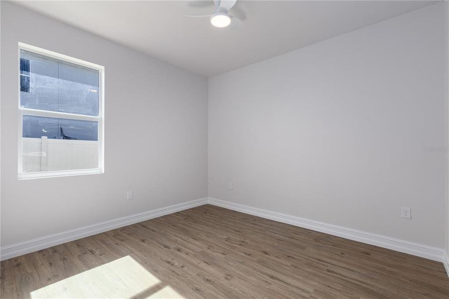 Spacious, unfurnished interior of a new home in , Cape Coral (Image 11).