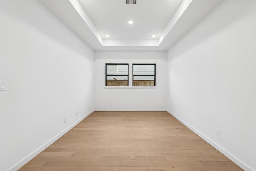 Spacious, unfurnished interior of a new home in Kresston - Enclave Collection, Montgomery (Image 22).
