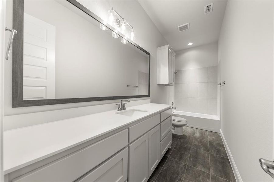 12. 2118 Clairmount - Kitchen