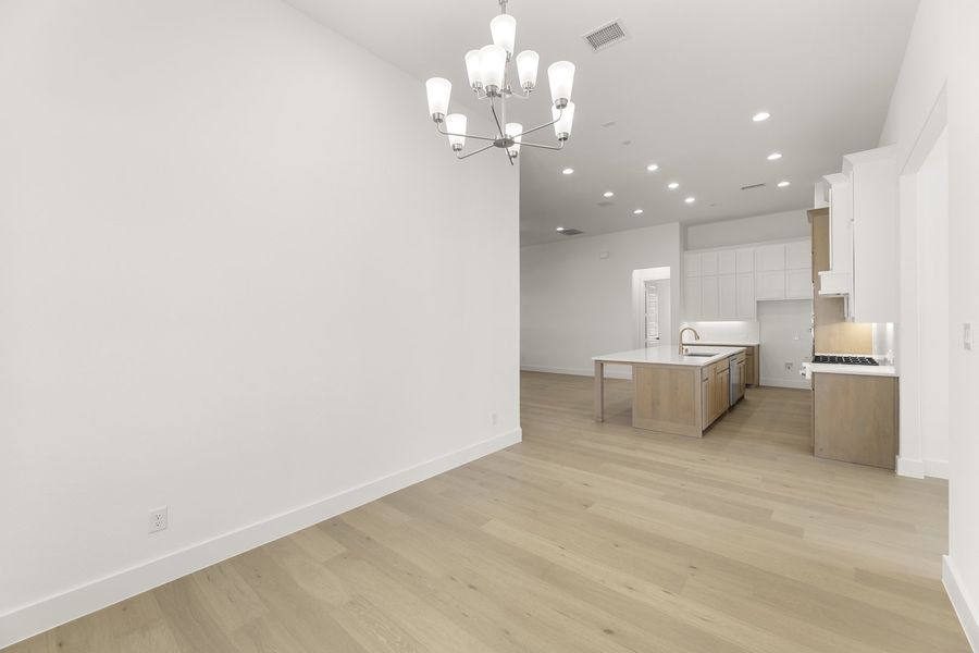 Spacious, unfurnished interior of a new home in Providence Cove, McKinney (Image 17).
