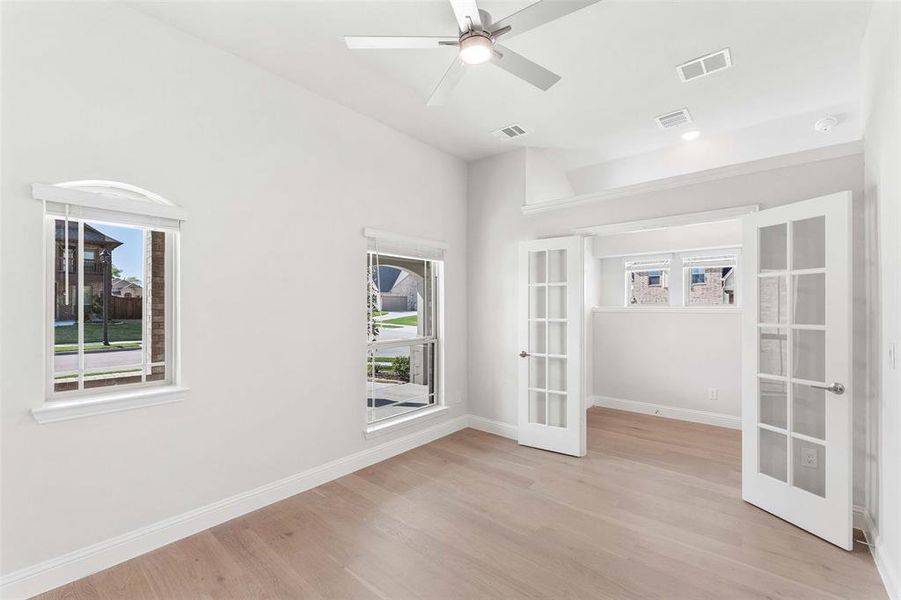 Spacious, unfurnished interior of a new home in Liberty, Melissa (Image 17).