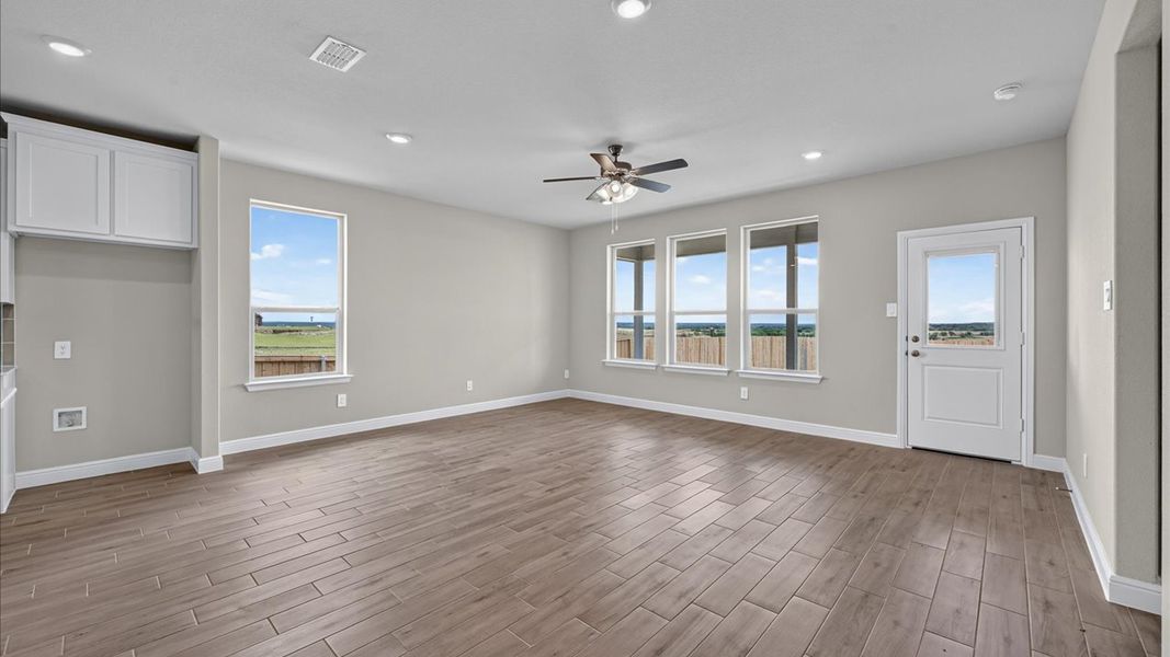 Representative unfurnished interior of a home built from the Glenwood by D.R. Horton in Bluestem, Rhome (Image 12).