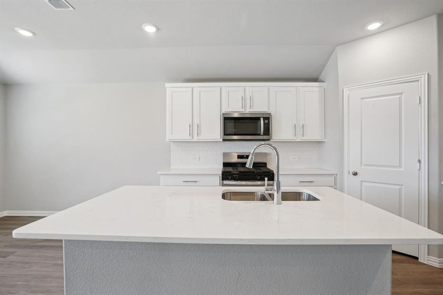 Furnished interior view inside a new home in Stonehaven, Seagoville (Image 11). Furnished interior view inside a new home in Stonehaven, Seagoville (Image 11).