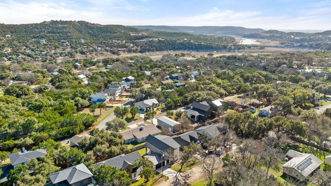 Bird's eye view featuring a residential view and a mountain view