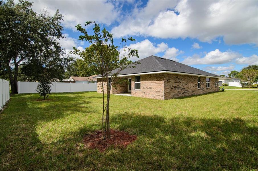 Exterior details and patio area of a home in Palm Coast, Palm Coast (Image 3).